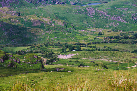 夏天从卡拉恩图希尔可以看到爱尔兰的山脉