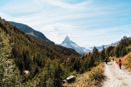 美丽的山风景与洛文兹麦特洪山顶的看法在瑞士的策尔马特