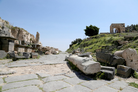 罗马废墟在 um 伊斯 um qays   是在北部约旦 gadara 古老小镇附近的一个市镇。乌伊斯是乔丹最独特希腊罗
