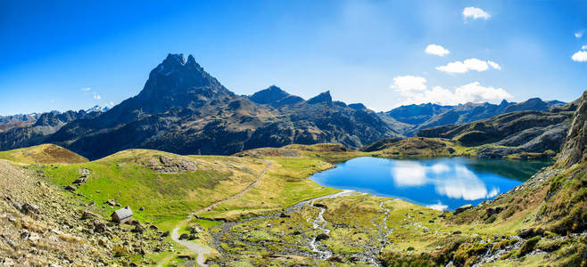 Pic 杜 Midi Ossau, 法国, 比利牛斯山脉的视图