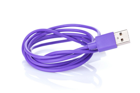 紫色计算机电缆