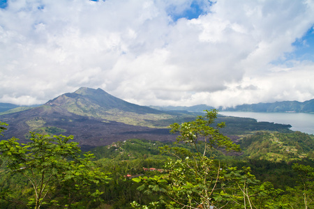 金塔马尼活跃的火山，在巴厘岛