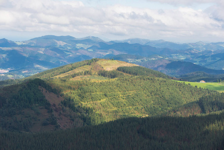 Vizcaya 山和谷风景在 oiz 山, 巴斯克国家, 西班牙