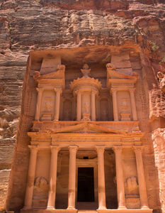 艾尔卡兹尼神殿在 petra，约旦