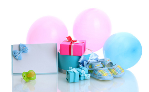 漂亮的礼物 婴儿毛线鞋 空白明信片 虚拟化和孤立在白色的气球