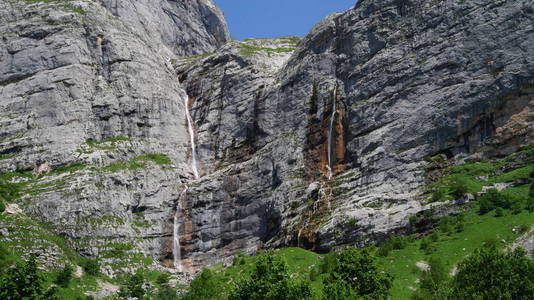 Pshekhu 或 Fisht 瀑布在西部高加索山脉, 在 Adygea 共和国, 西南俄罗斯。俄罗斯最高的瀑布之一。0622