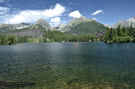 在高塔特拉strbskepleso 美丽的湖