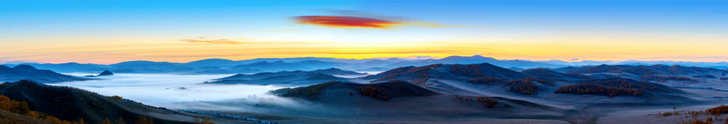 美丽的山景在上午, 内蒙古, 中国