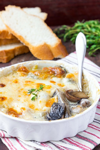 蘑菇焗烤奶油 奶酪 法国菜丝