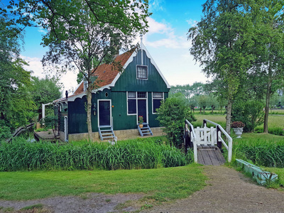 荷兰 countryide 传统的历史古荷兰木制房子