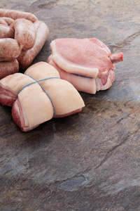 生猪肉的切割和生产图片