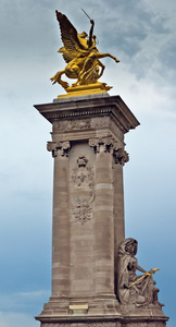 巴黎亚历山大三世桥柱