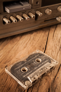 旧的盒式磁带和卡式录音机