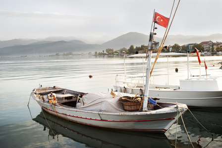 船在泻湖，土耳其