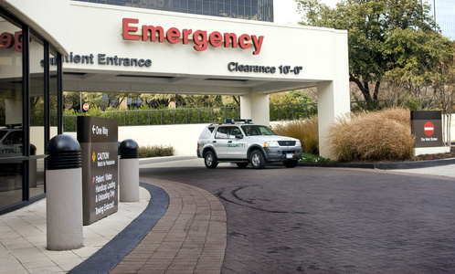 急救室入口与安全车辆图片
