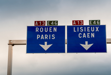 在法国自动敷设号州际公路标志
