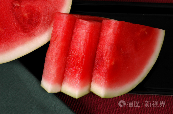无籽西瓜切在楔块中