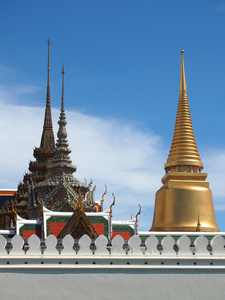 金塔和翡翠佛寺Wat Phrakaew