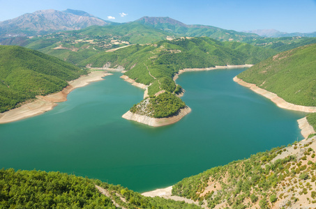 Fierza 湖，阿尔巴尼亚