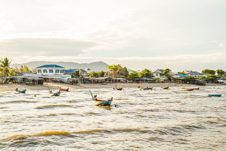 小渔船上海滩泰国