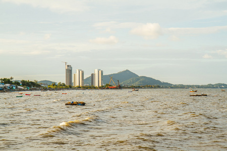 小渔船上海滩泰国