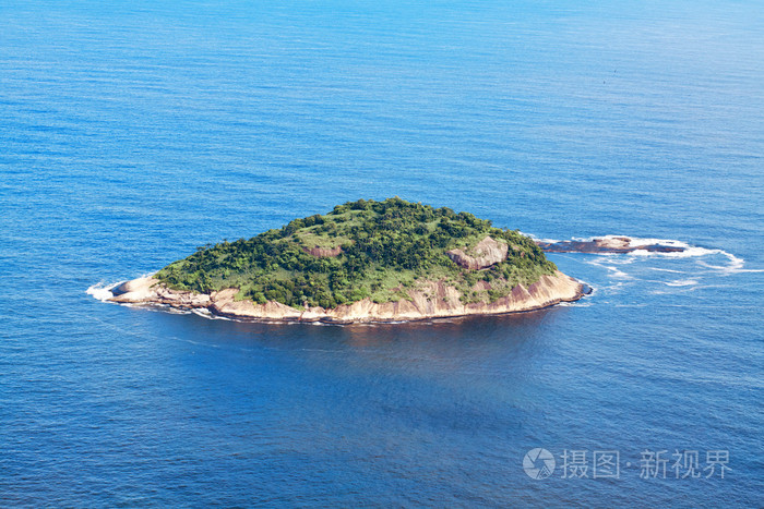 在海洋中的岛屿