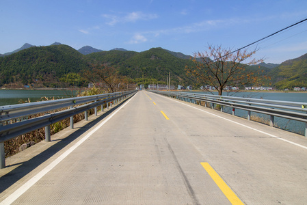 蜿蜒的道路背景中国