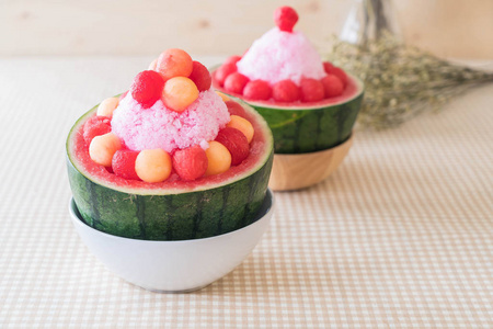 西瓜 bingsu 甜点