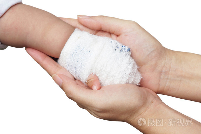 宝宝的手用绷带