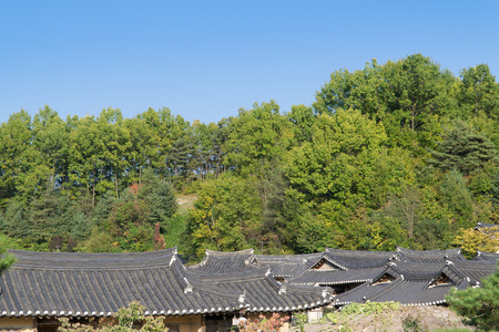 平铺的韩国传统建筑的屋顶