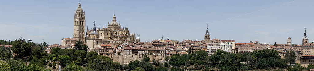 西班牙的中世纪城市, 塞哥维亚在卡斯蒂利亚 y 的社区