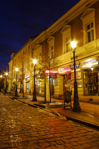 波兰Wieliczka老城的古老公寓。