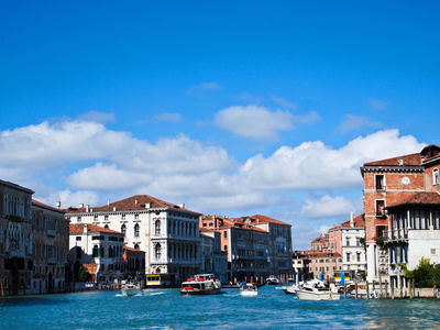 威尼斯大运河与蓝蓝的天空