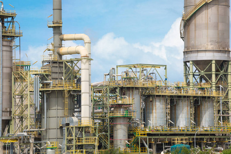 泰国东部工业用蓝天化工炼油厂图片