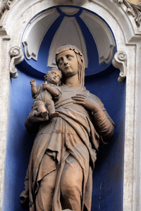 圣母玛利亚与耶稣