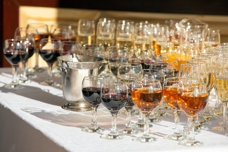 自助婚宴，玻璃眼镜，葡萄酒 白兰地