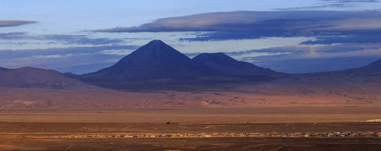 智利 Likankabur 火山