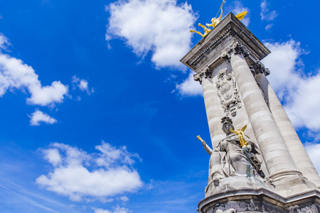巴黎亚历山大三世桥战役中的雕塑
