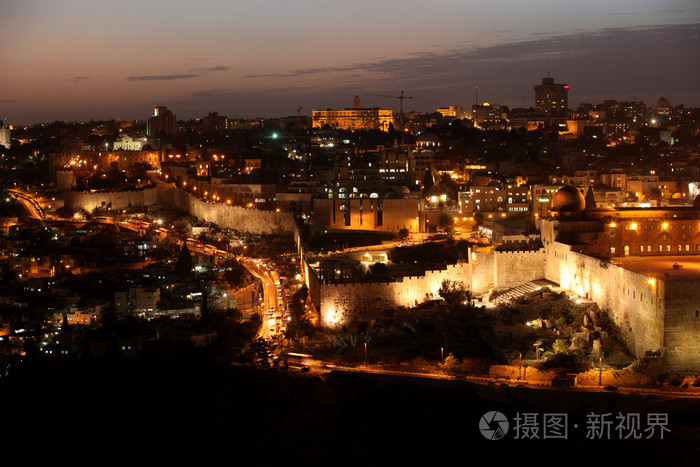 耶路撒冷旧城,圣殿山的阿克萨清真寺,夜 v