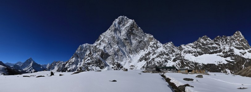 在 dzonglha，ama 达布和 cholatse 的小屋