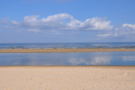 海滨沙滩