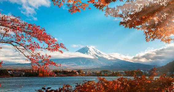 秋天的颜色，日本的富士山