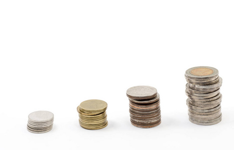 四叠硬币显示省钱的概念 财务概念，业务增长概念 投资理念