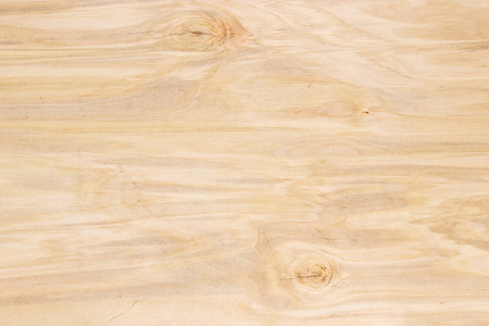 木材的背景下，质地轻盈的木盾或板面板