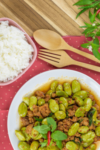 佐藤油炸猪肉咖喱。泰国南部的食物