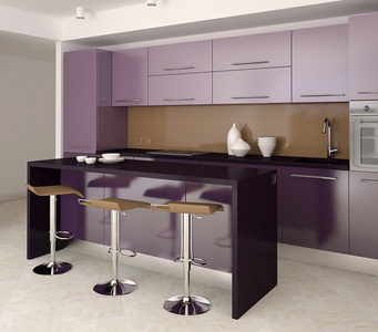 现代紫罗兰色厨房的内部