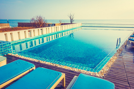 度假村酒店游泳池图片