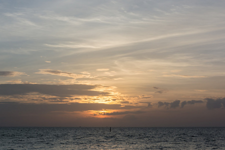 海和黄昏的天空