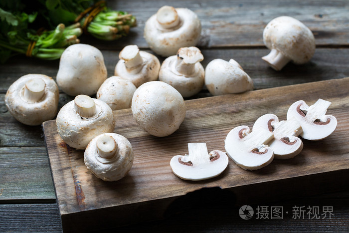 新鲜板栗蘑菇