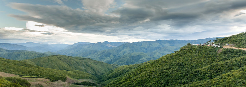 在缅甸的山水风景